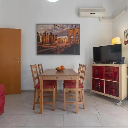 City Retreat A Due Passi Dalla Fiera 아파트 *