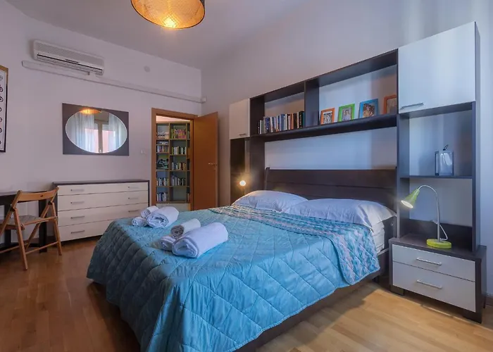 City Retreat A Due Passi Dalla Fiera Apartment *